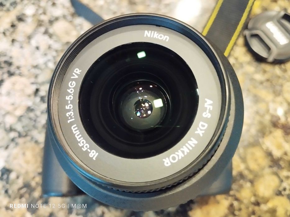 NIKON D3000 + LENTE 18-55mm VR