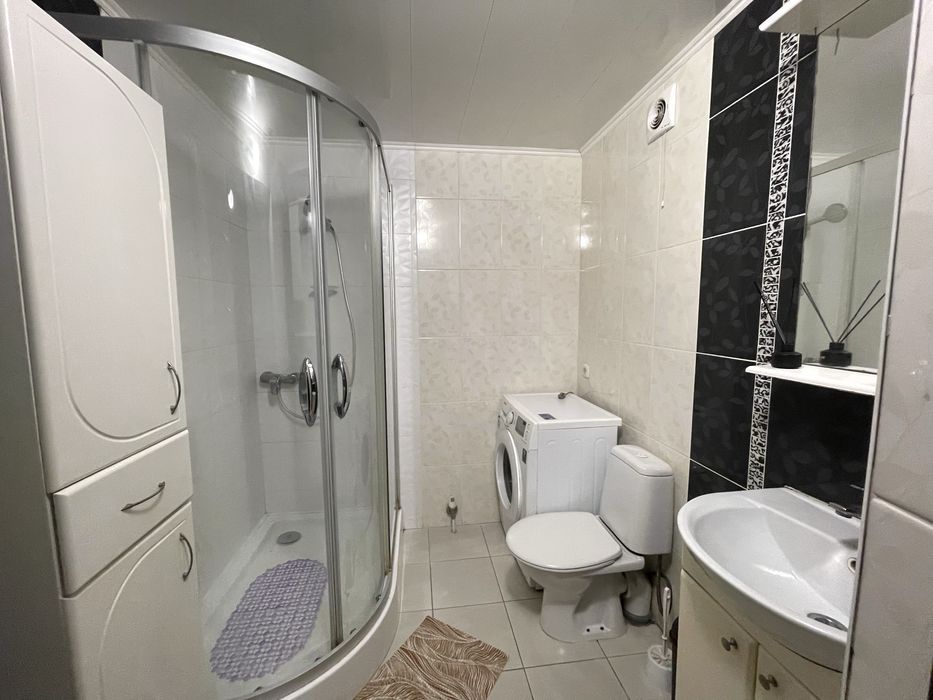 Оренда 1/2 будинку