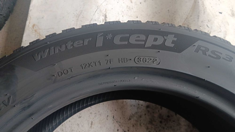 215/55/17 Hankook winter icept