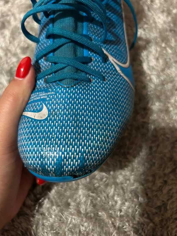 Chuteiras Nike tamanho 35,5