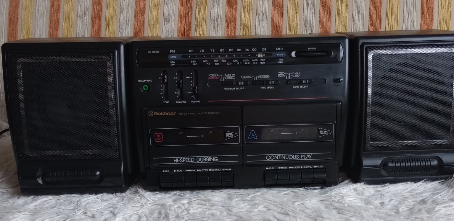 Винтажная магнитола Gold Star, 1991г., чистая Корея.