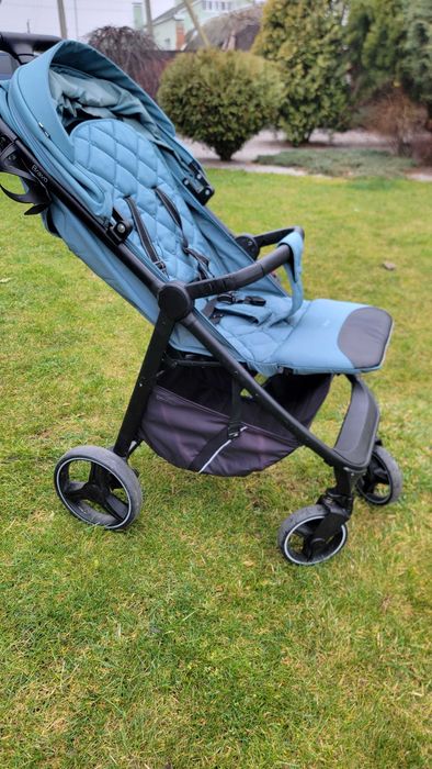 Продам прогулянкову коляску Carrello Bravo