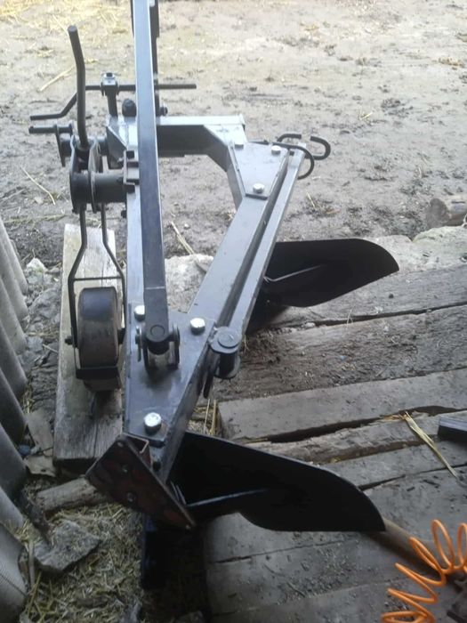 Польський плуг 2-корпусний