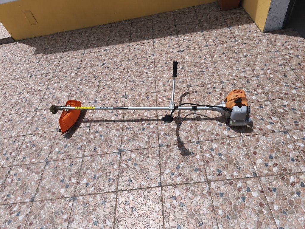 Roçadeira a gasolina