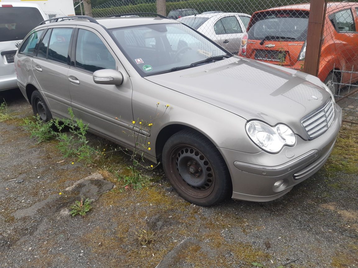 Mercedes C klasa Lift Nr.lak.C723 części blacharskie silnik skrzynia