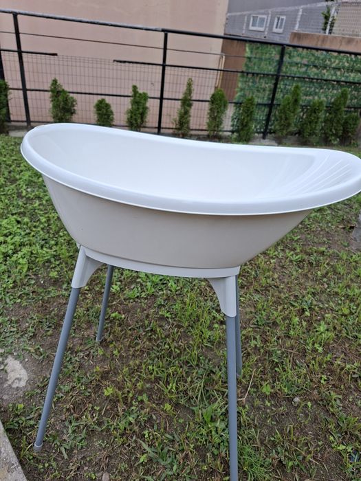 Vendo Berço com Colchão + Banheira com Suporte

Vendo berço usad