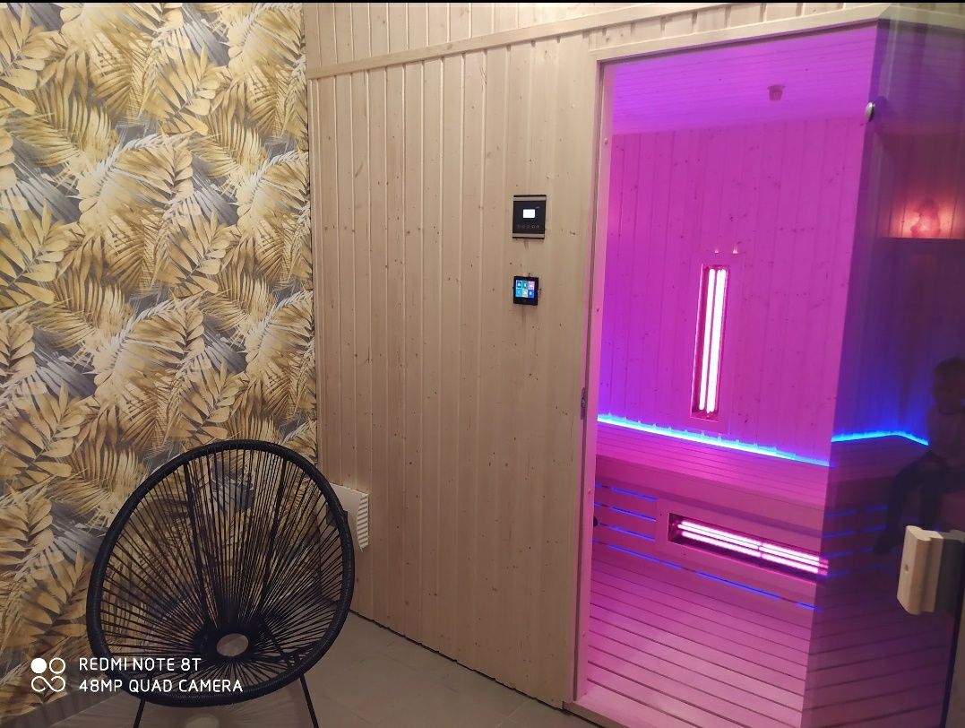 Caloroczny Dom.  Imprezy 18 takiUrodziny. Sauna Kominek las.