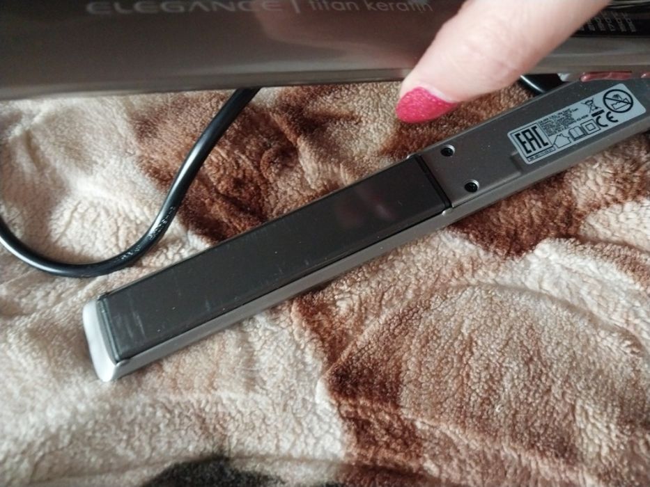 Утюжек для волос . Плойка