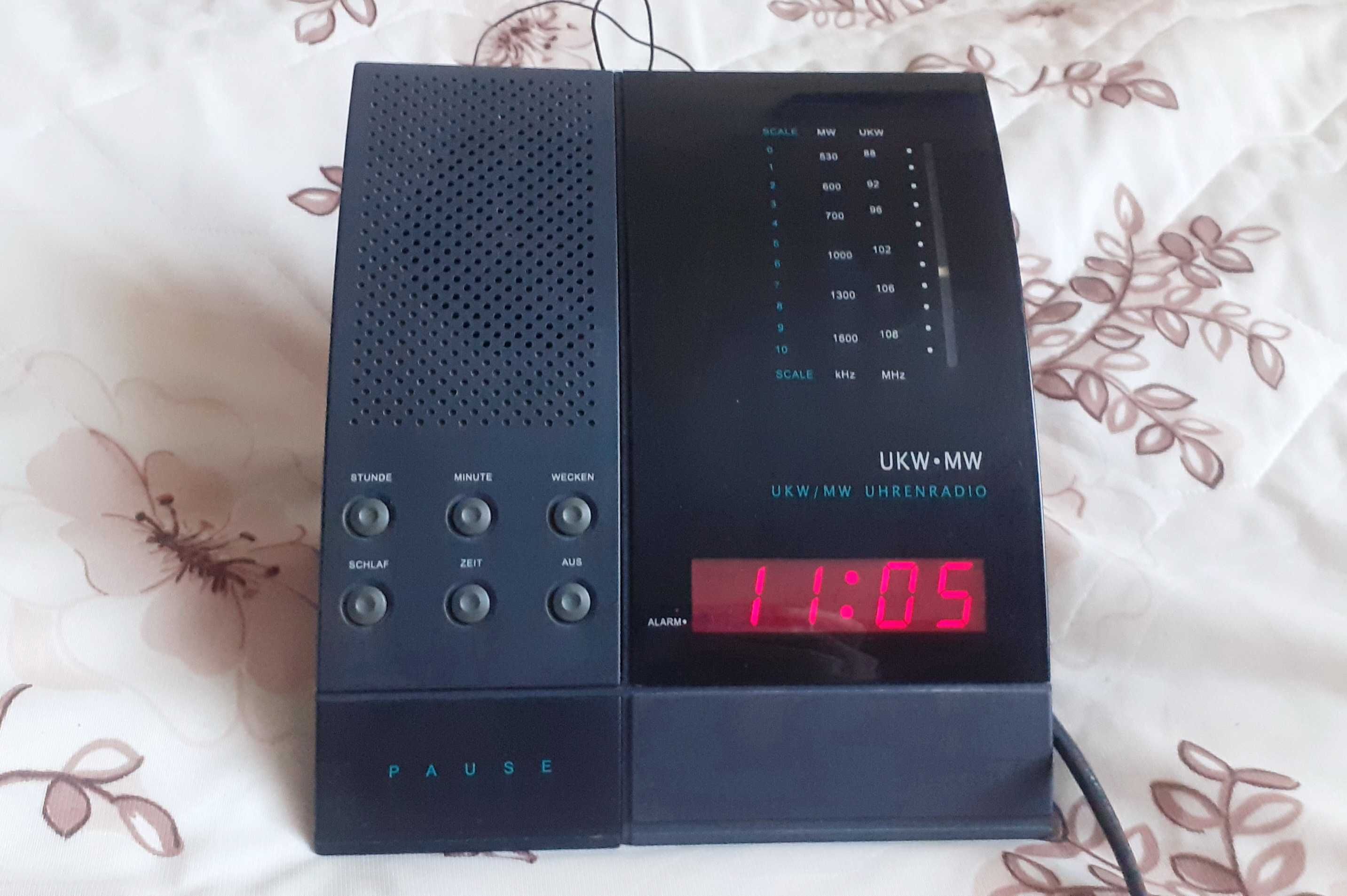 Часы будильник настольные с радио FM и AM из Германии