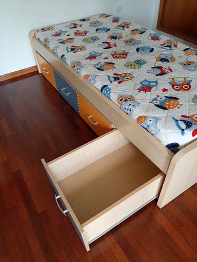 cama de solteiro
