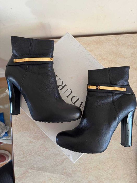 Короткі чоботи шкіряні, розмір 40