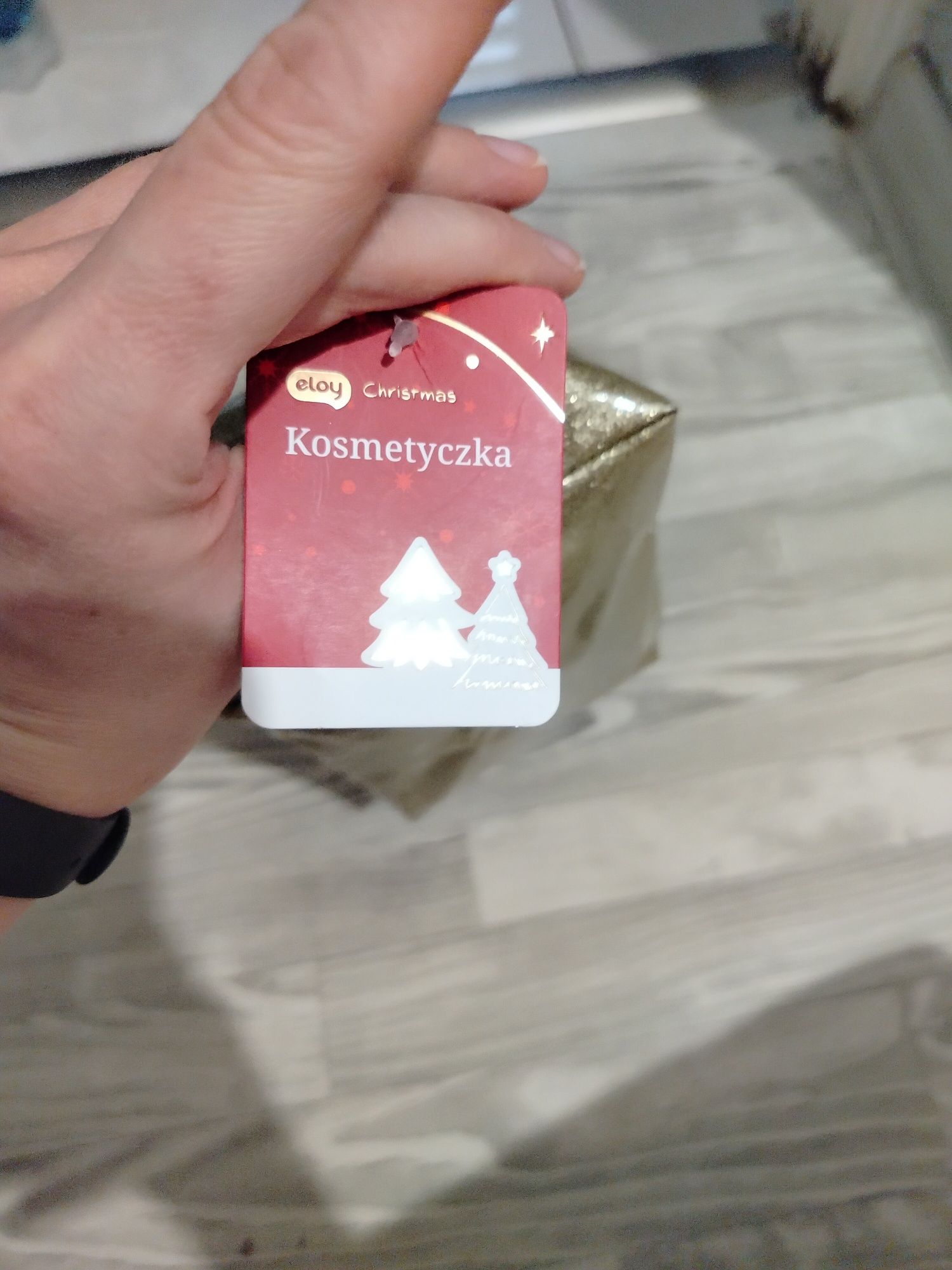Złota kosmetyczka