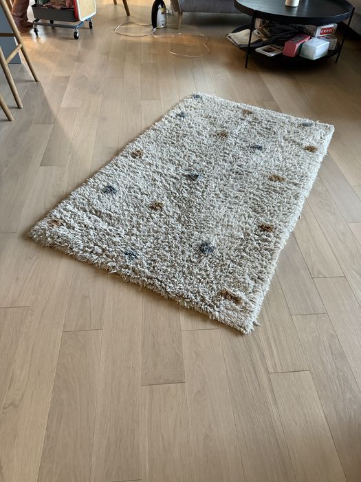 Prostokątny dywan dla dzieci w kropki Zara Home 95 x 150 cm