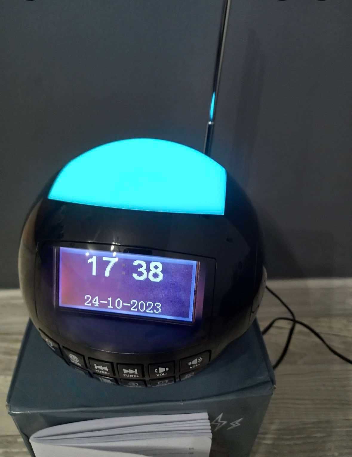 Radiobudzik DAB+/DAB