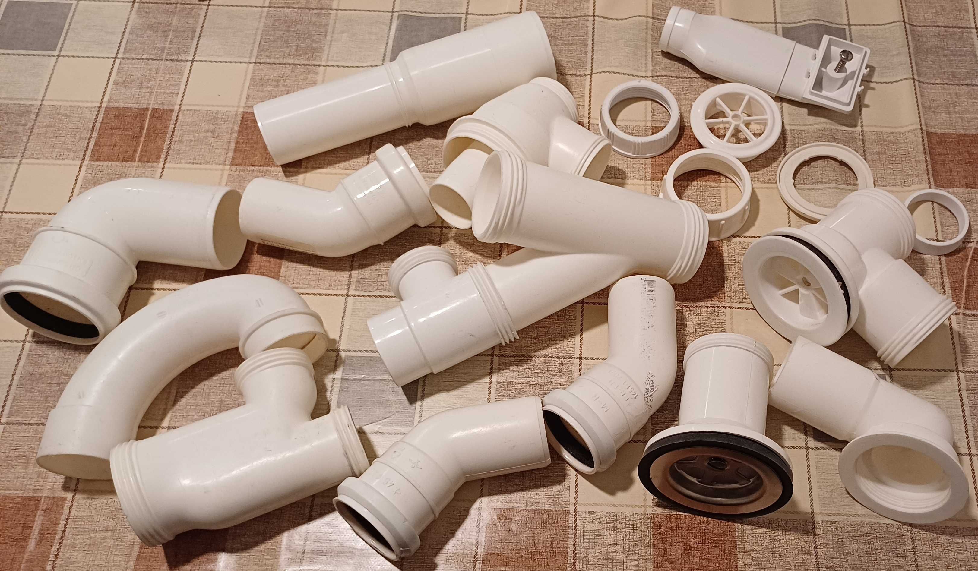 Kolanka, złączki, rury - akcesoria hydrauliczne komplet polipropylen