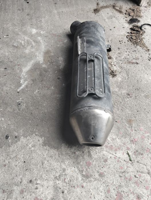 Tłumik basowy przelotowy