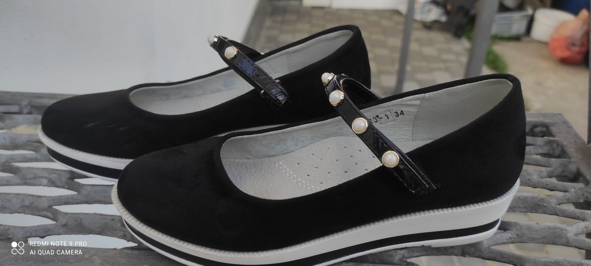 Туфлі для дівчинки чорні 34 розмір