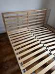Cama em Pinho do Ikea