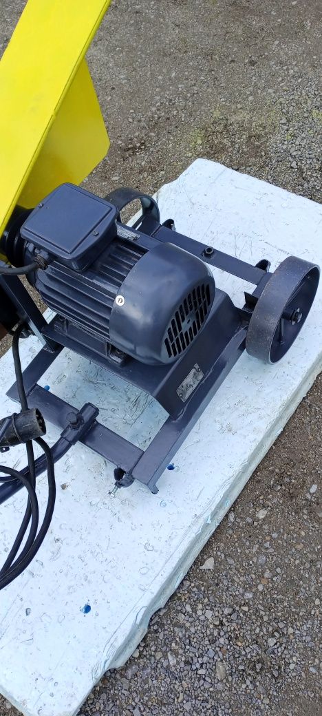 Silnik elektryczny na wózku o mocy 2.2Kw. 3-fazowy 1420ob/min.ORYGINAŁ