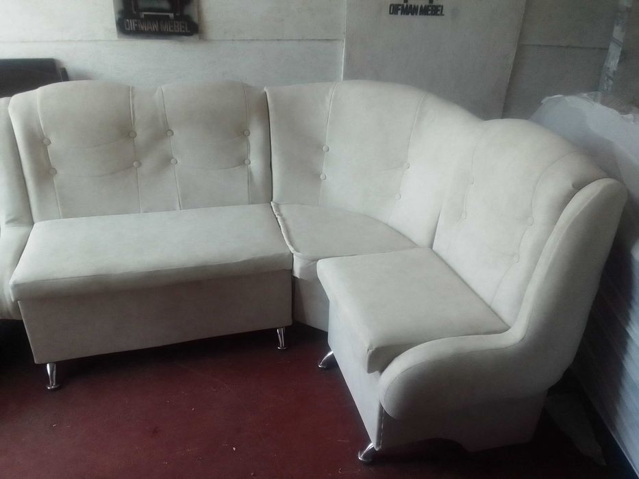 Ремонт та перетяжка м'яких меблів