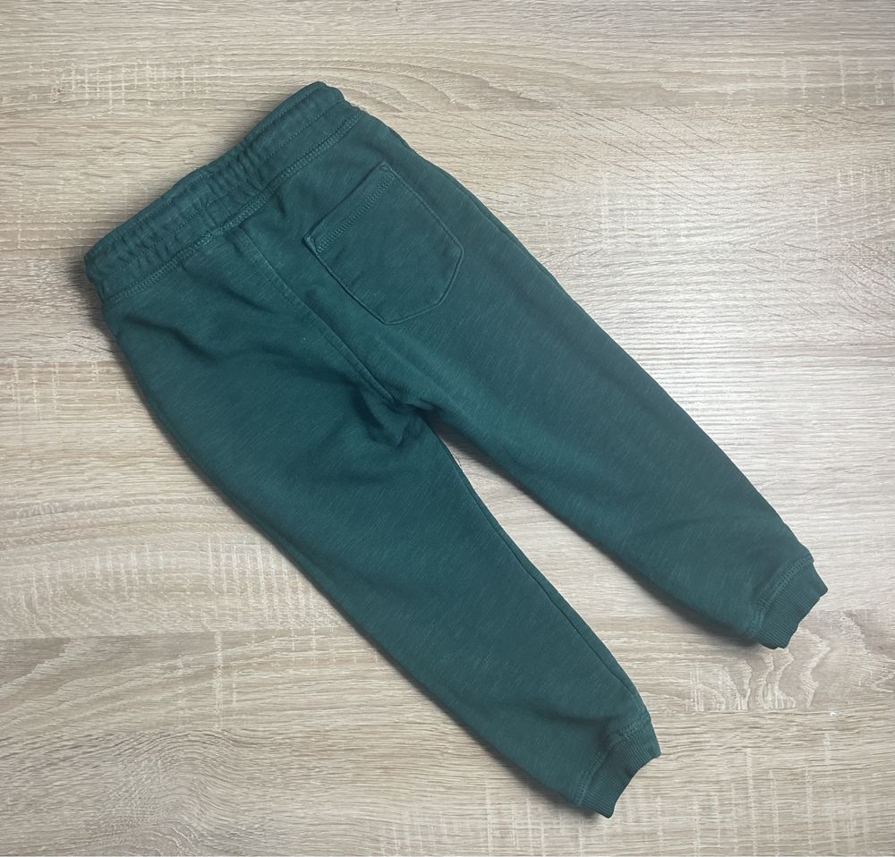 Kelzuki H&M spodnie dresowe chłopięce 98 idealny stan tygrys zielone