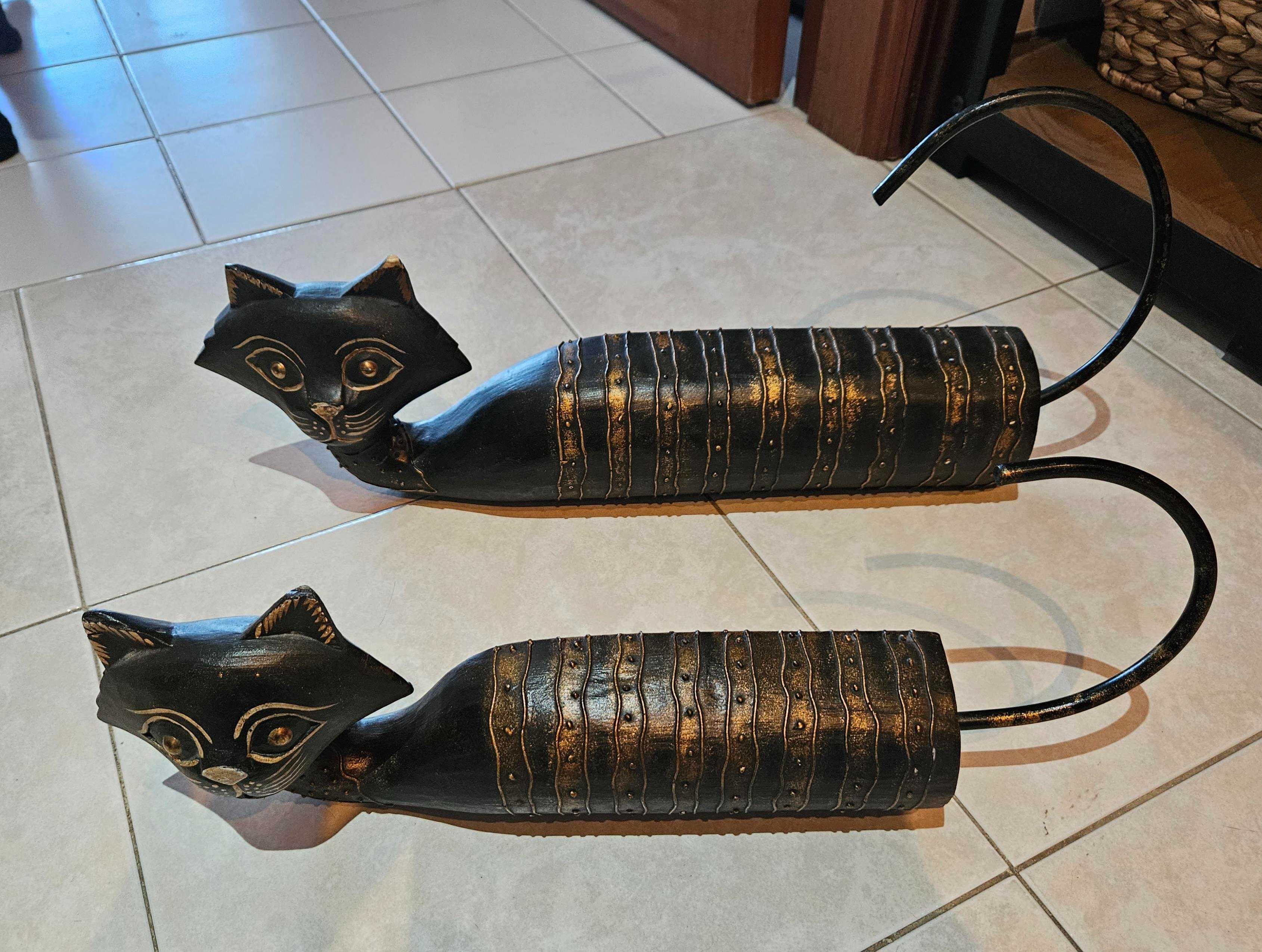 Par de estatuetas Gatos (madeira e ferro)