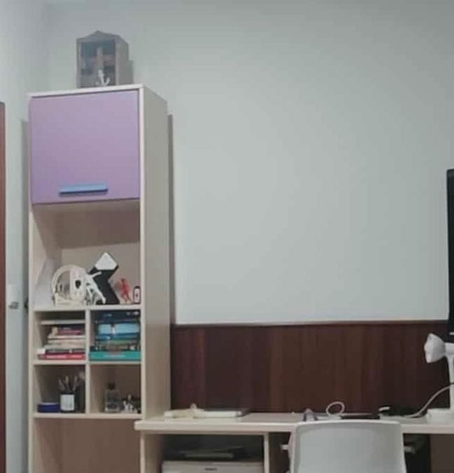 Secretária e Estante