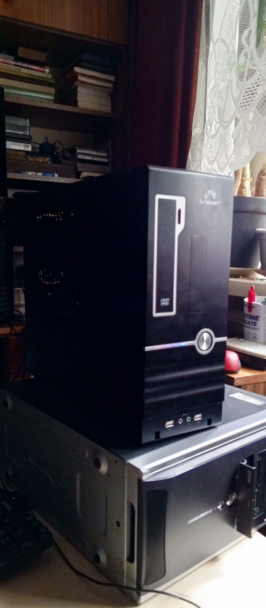 Tani komputer Q9300 4x2.5ghz 4gb ddr2 GF520 2gb hdd500