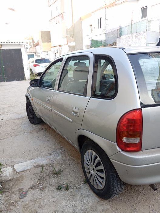 Opel corsa b ano 2000