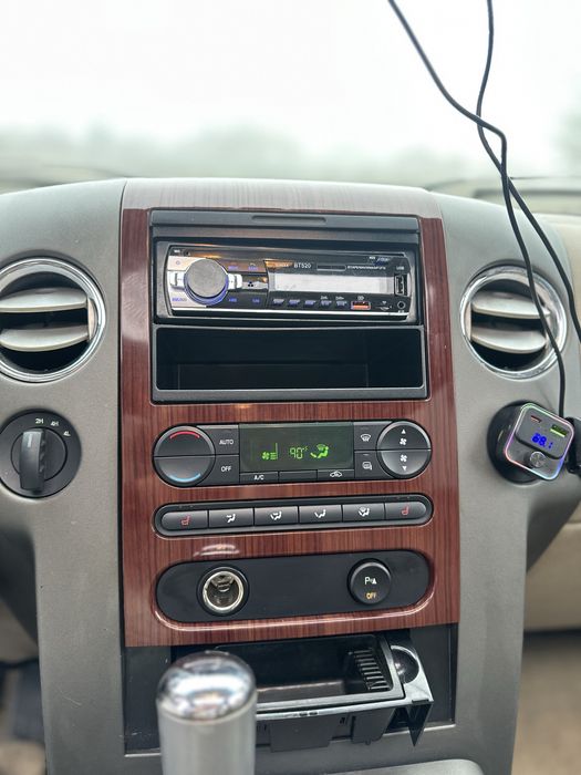 Ford F-150 Lariat повний привід•в доброму стані