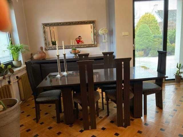 Piękne meble do salonu-komoda, stół , krzesła