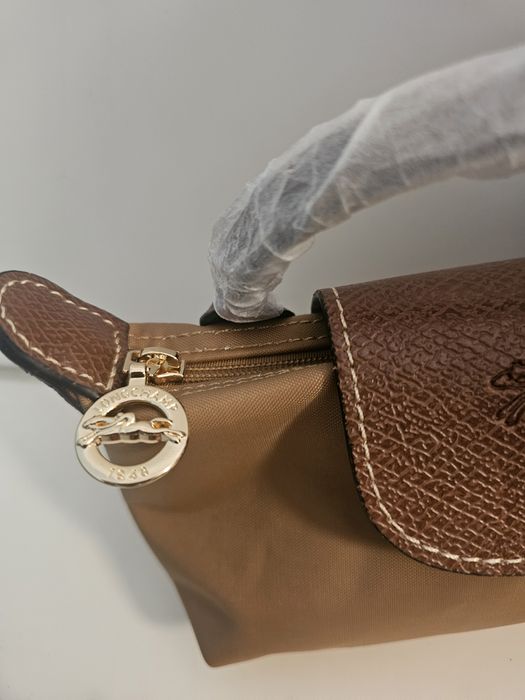 Mala longchamp camel