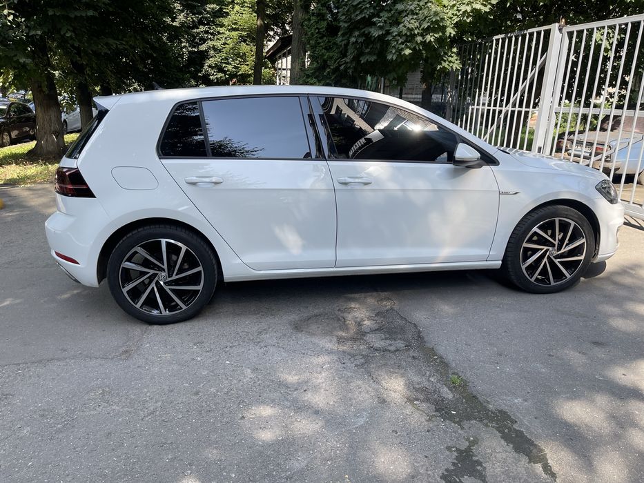 Оренда електромобіля VW e-golf 36квт