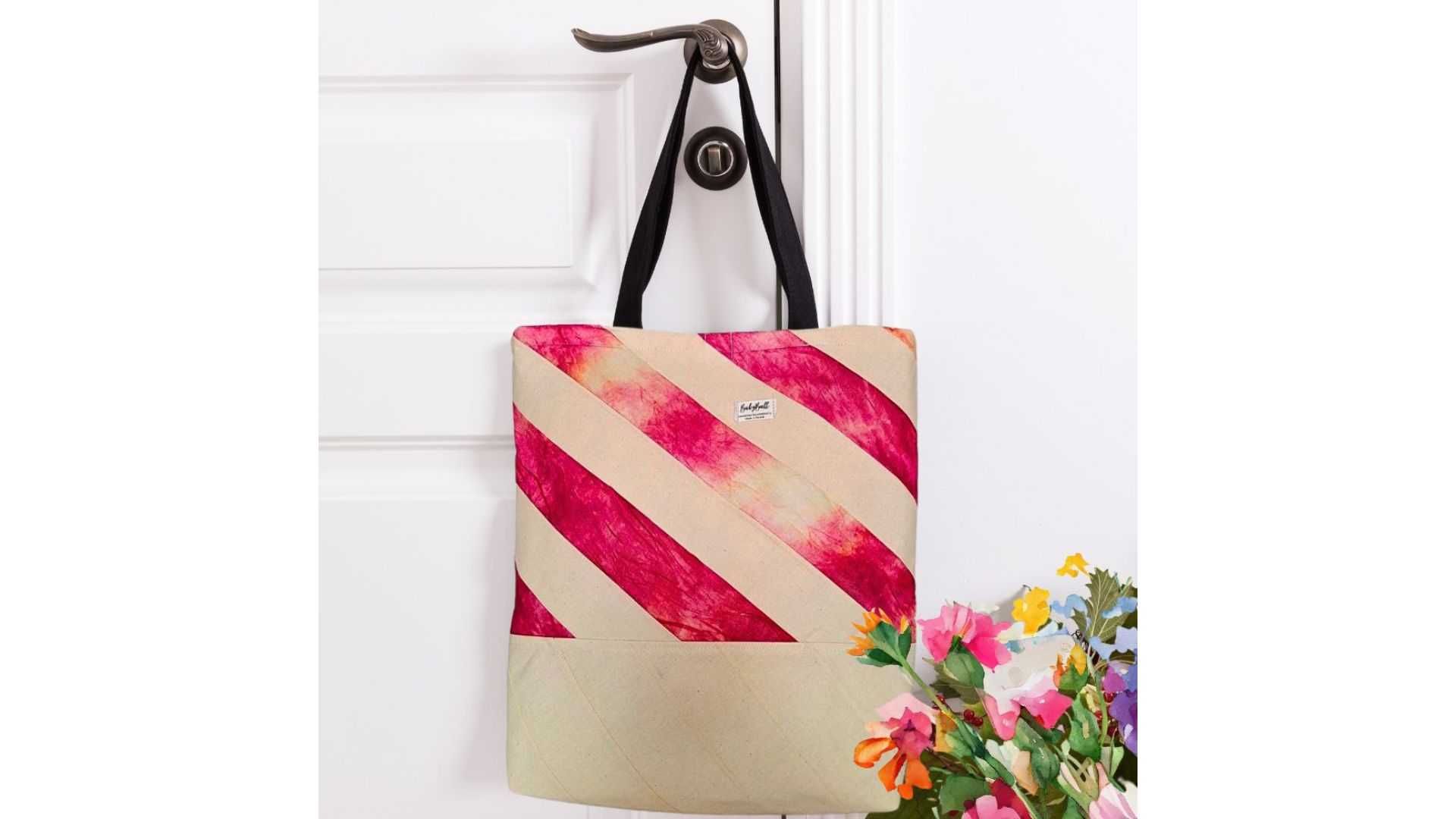 Elegancki Design i Praktyczność w Jednym – Torba  „Currant Cream”