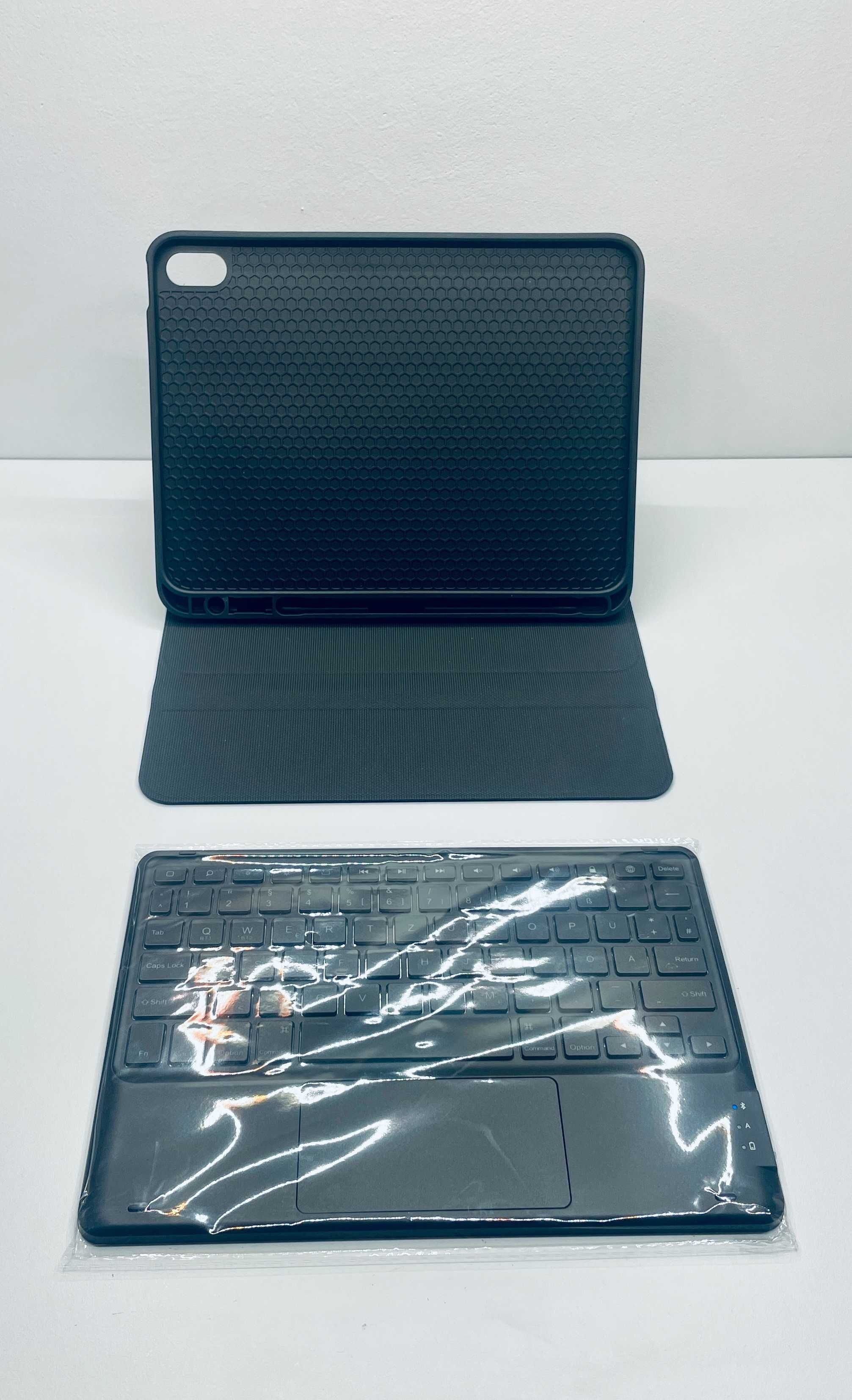 Etui iPad 10 2022 z Klawiaturą Touchpad Podświetlenie (DE) + Podstawka