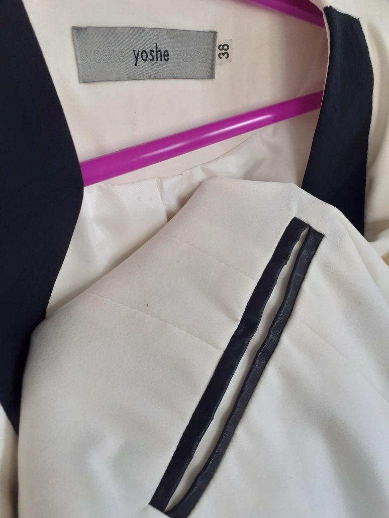 Zestaw czarno-biały żakiet garnitur spodnie na kant