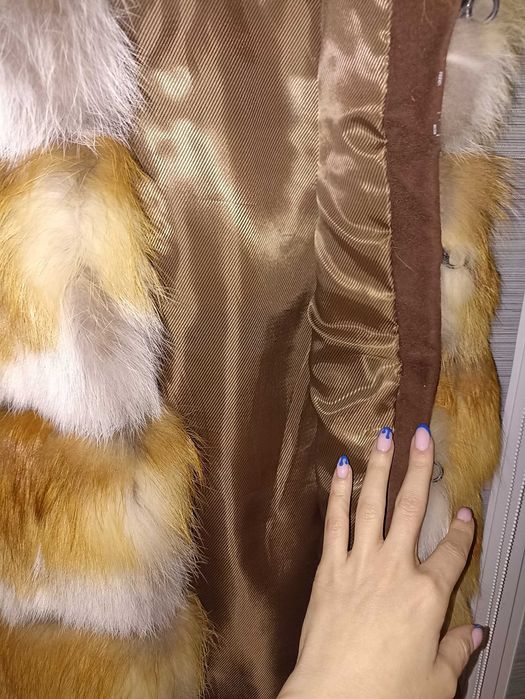 Меховая жилетка из лисы
