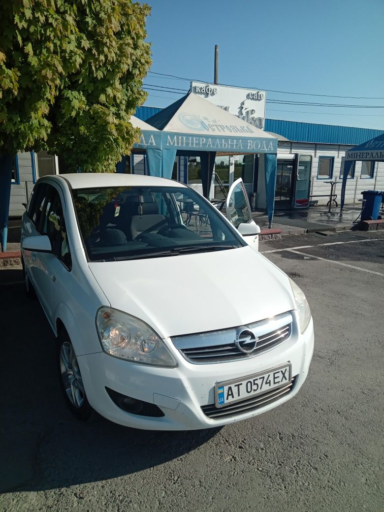 Opel zafira 2009