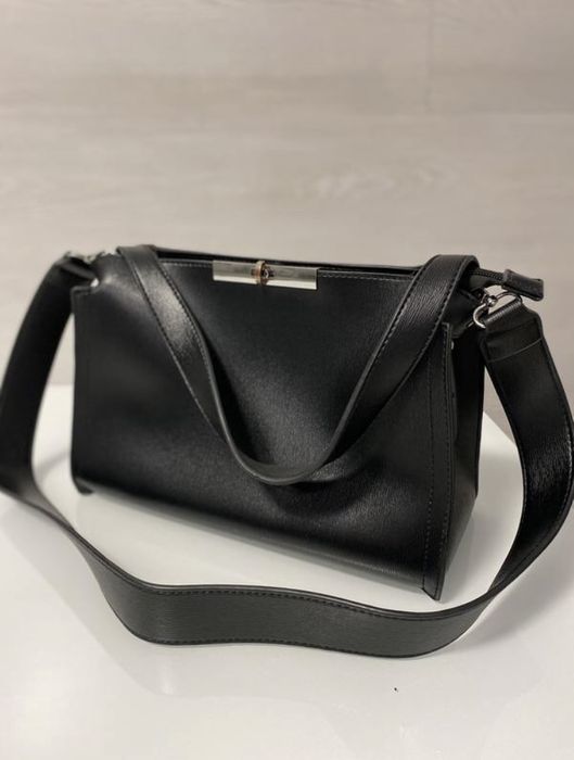 Стильна чорна сумка