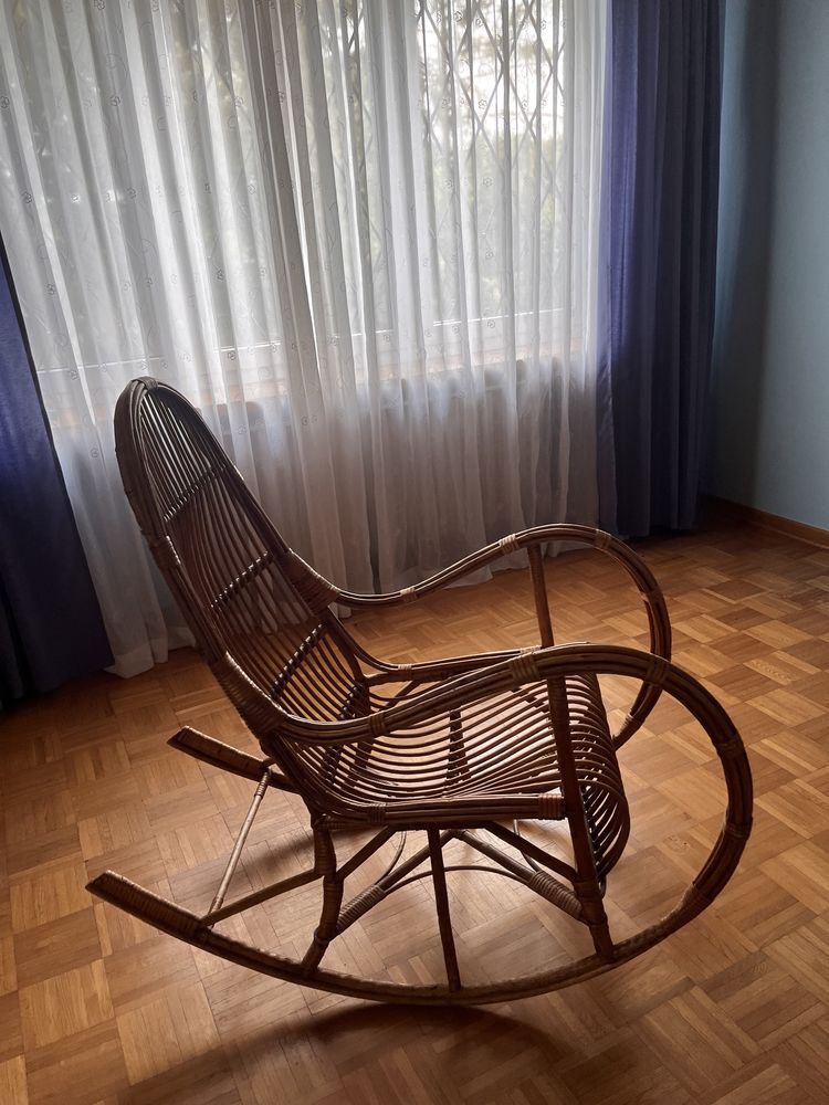 Fotel bujany rattanowy