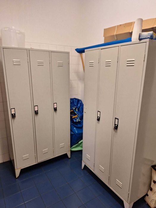 Cacifos Metálicos 3 Portas Usados