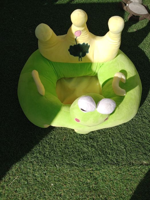 Assento muito giro de bebê em bom estado.