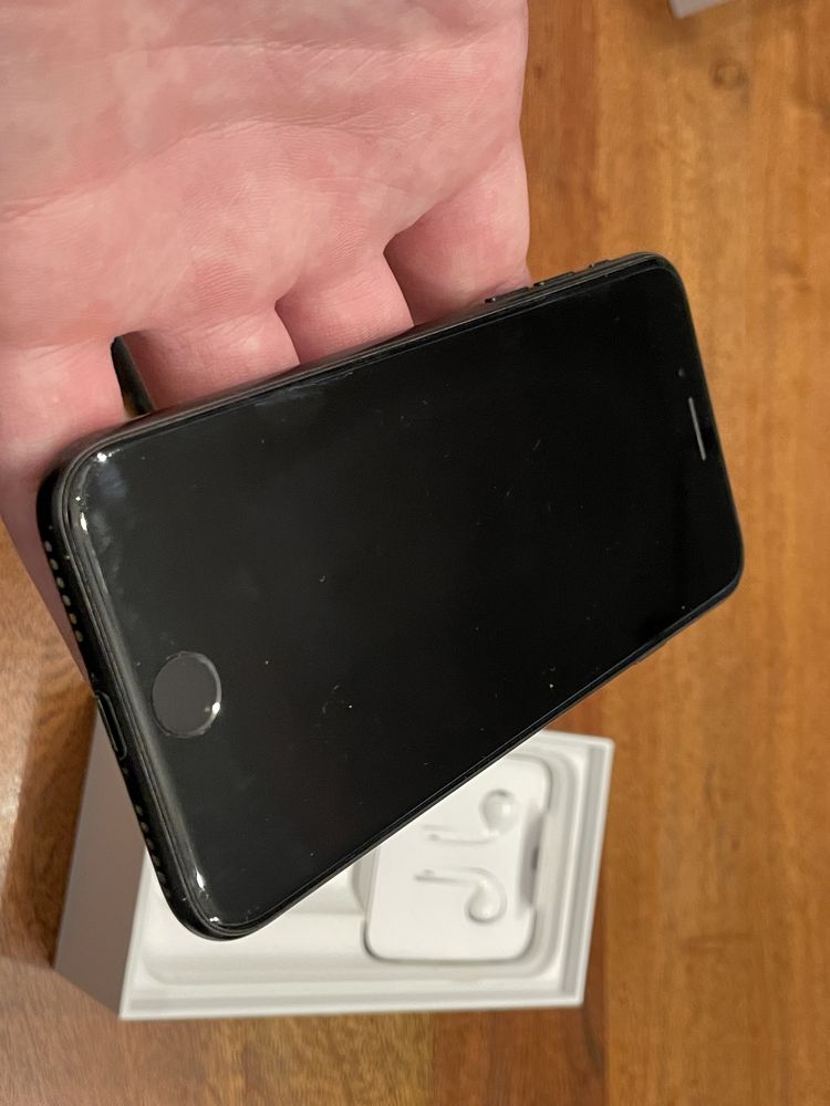 Iphone 7 32gb czarny w pełni sprawny