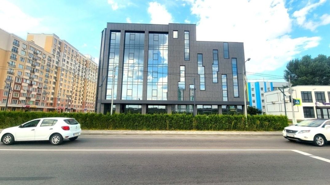ОРЕНДА! Новое фасадное здание 2689м2 в с Новоселки, Голосеевский