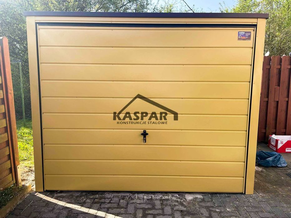 Garaż blaszany 3x4 Brama uchylna kolor żółty  spad w tył GP98