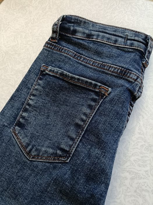 Джинси жіночі з високою талією