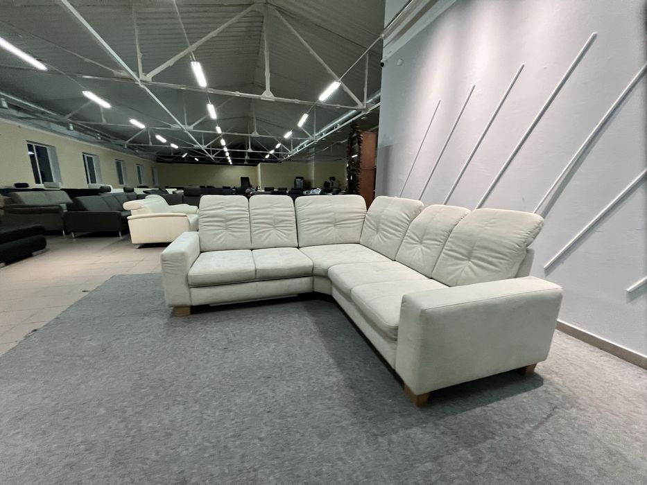 Виставковий диван кутовий розкладний тканина мегстан новий