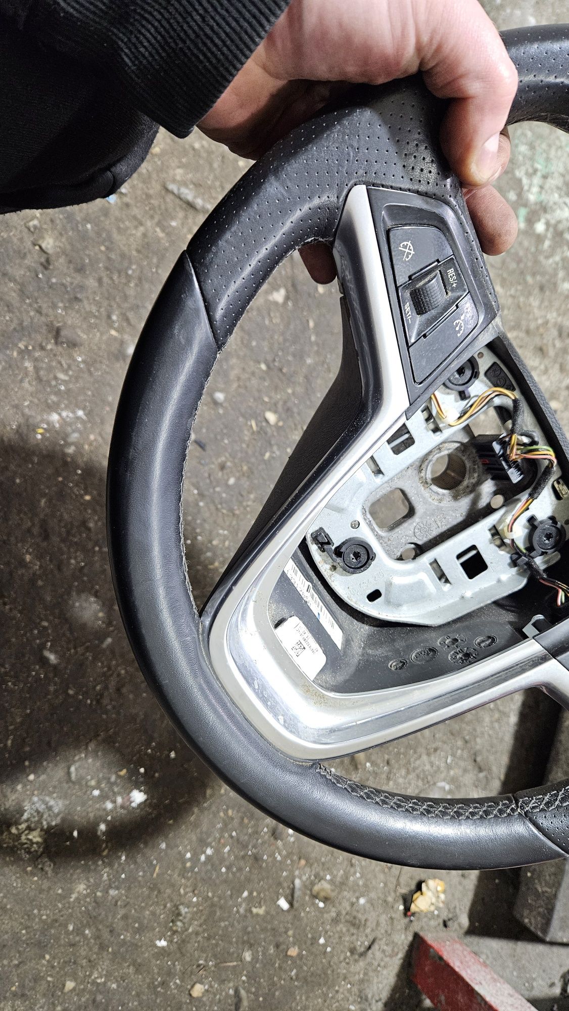 Kierownica opel astra j IV 4 zafira c bez podgrzewania skórzana skóra