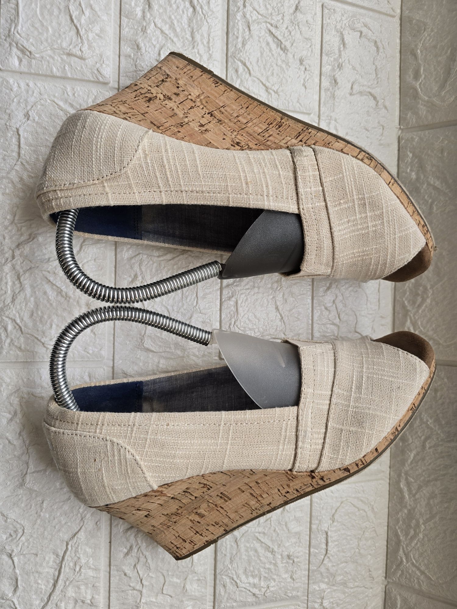 Toms koturna korek r.41