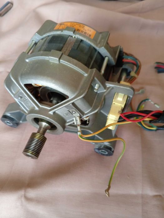 Электродвигатель для стиральной машины Ariston/Indesit.Type 20585.108